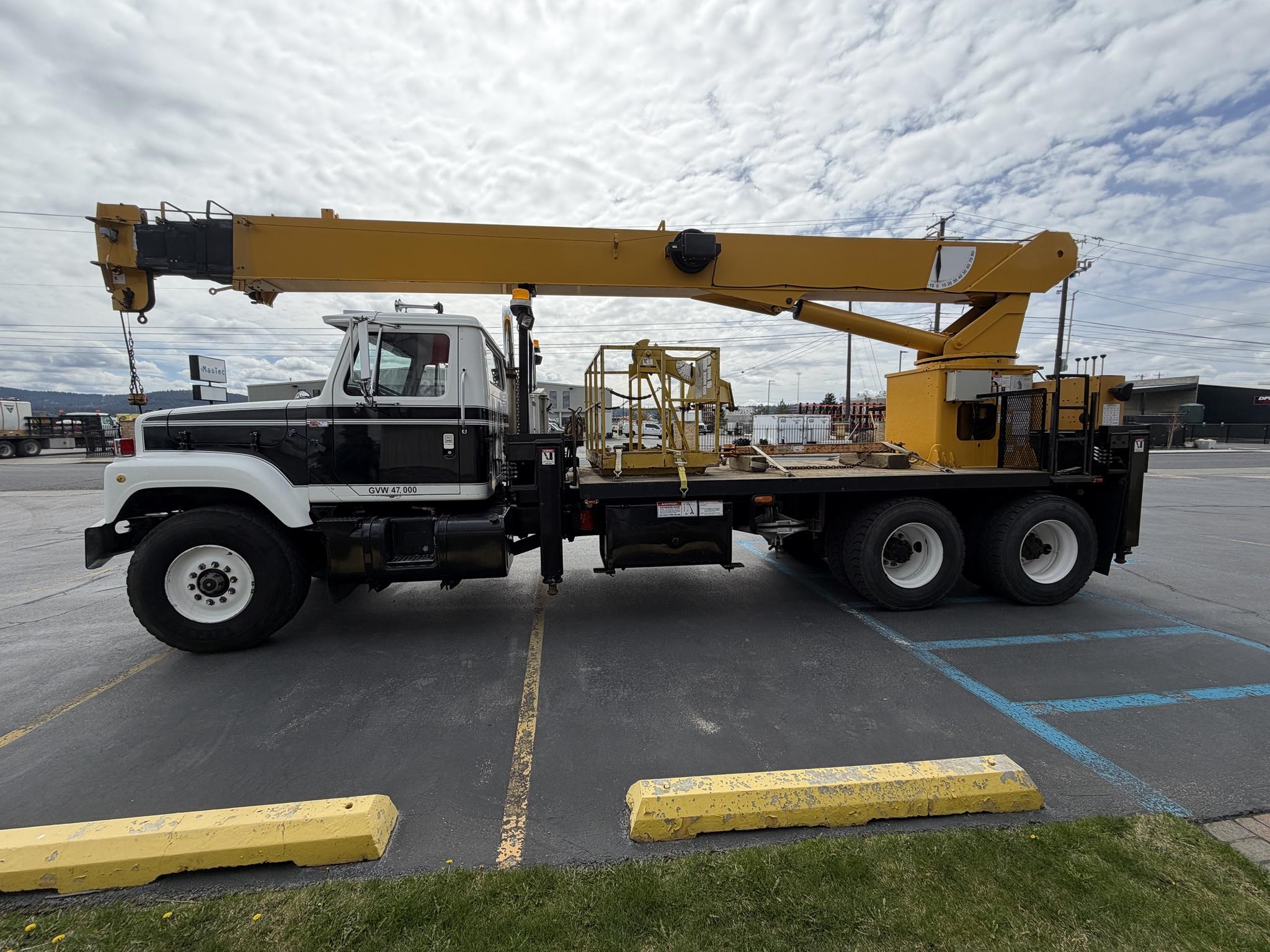 1994 NATIONAL 990 - image 6 of 6