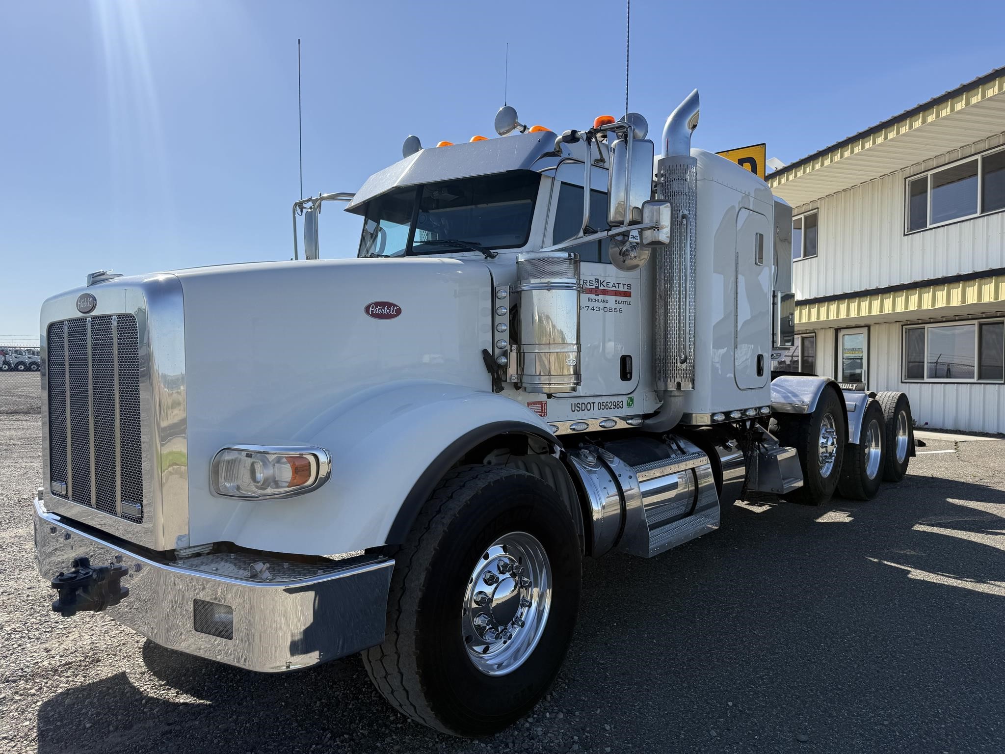 2023 PETERBILT 367 - image 1 of 6