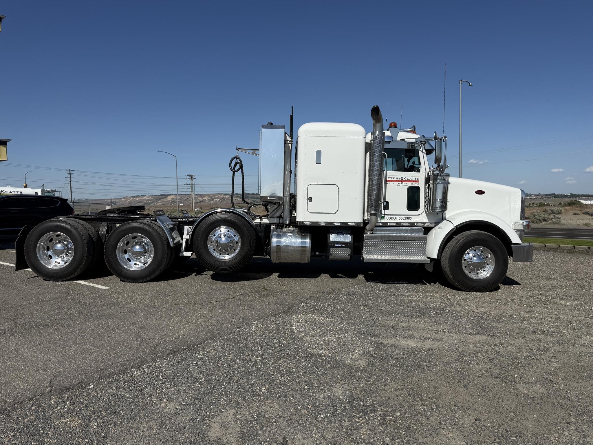 2023 PETERBILT 367 - image 4 of 6