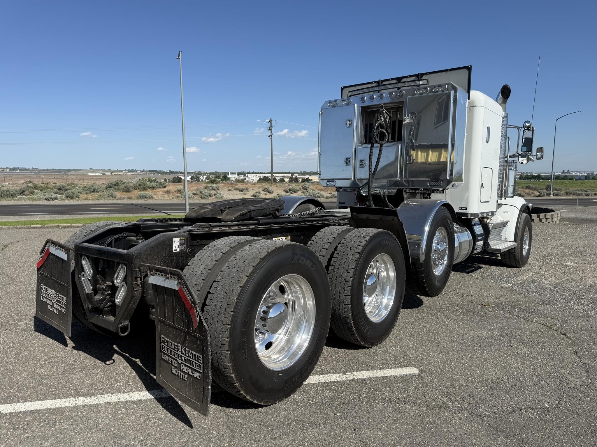 2023 PETERBILT 367 - image 5 of 6