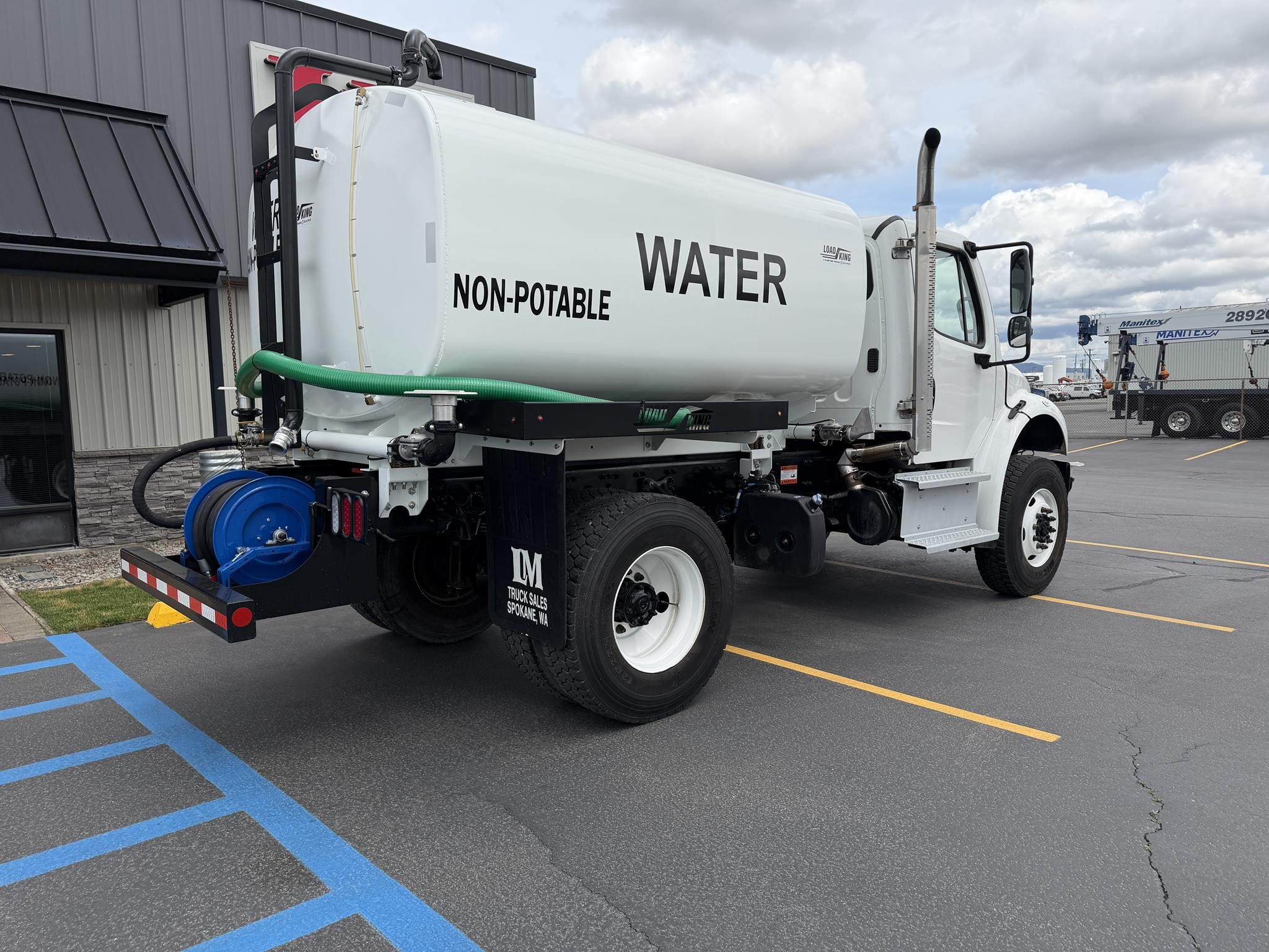 2020 FREIGHTLINER BUSINESS CLASS M2 106 - image 3 of 6