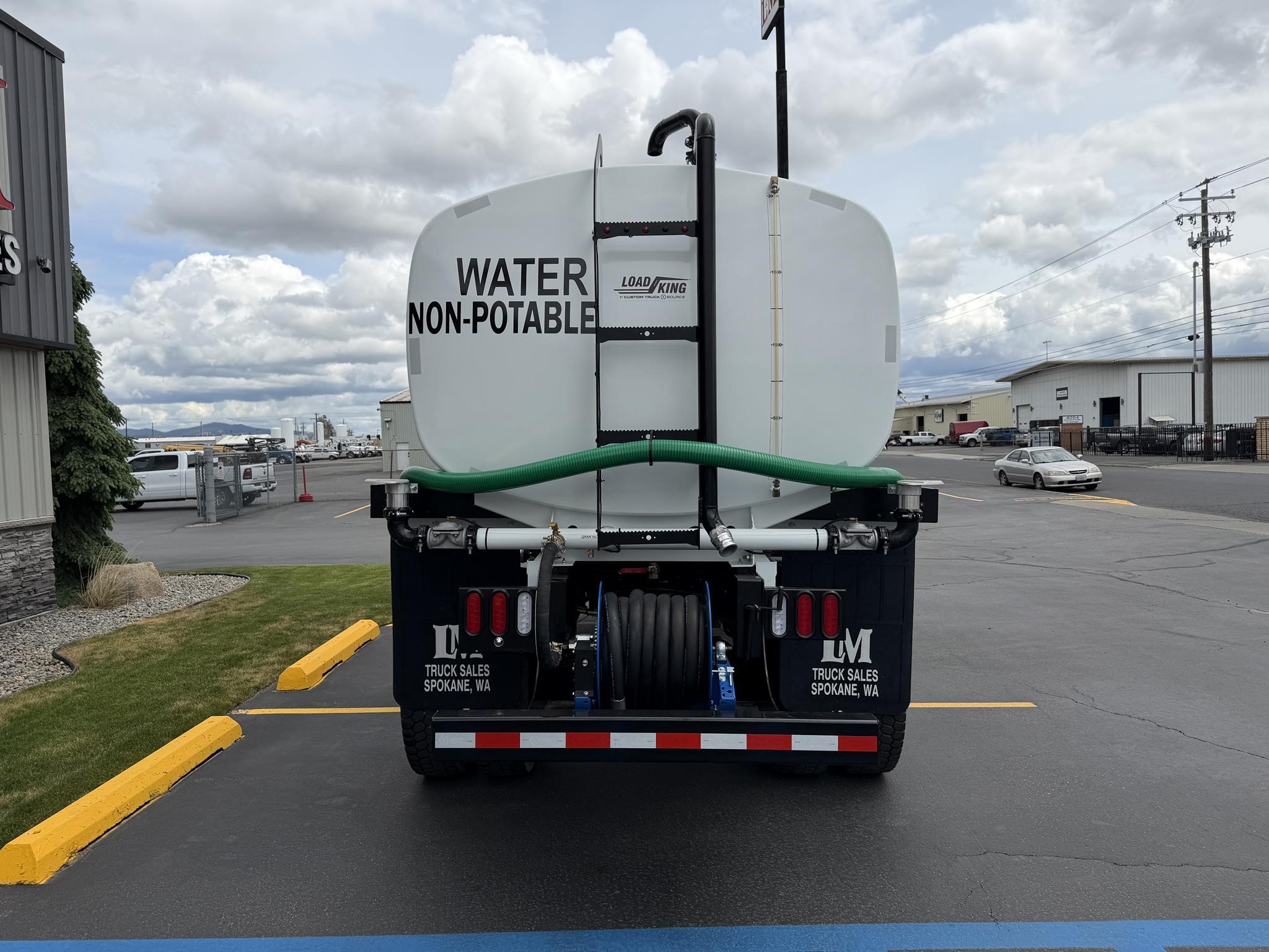 2020 FREIGHTLINER BUSINESS CLASS M2 106 - image 4 of 6
