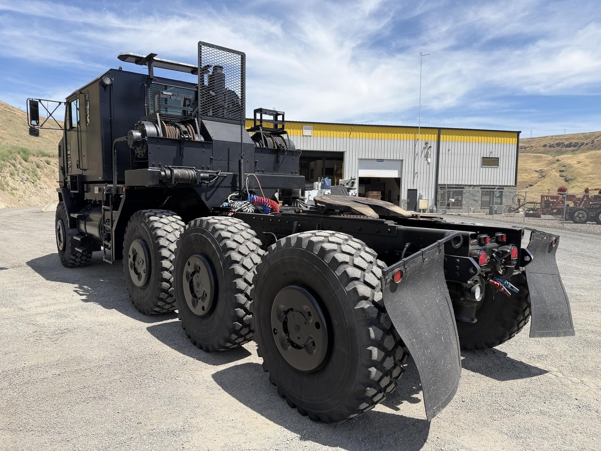 2002 OSHKOSH M1070 2002 OSHKOSH M1070 - image 3 of 6