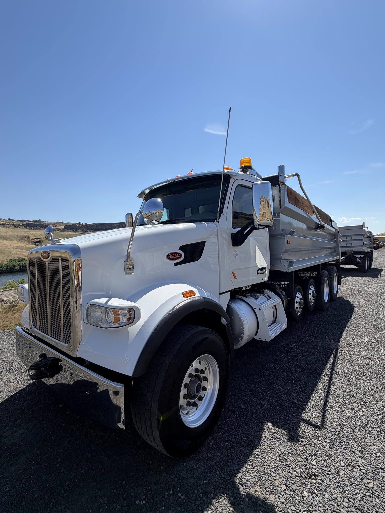 2020 PETERBILT 567 - image 5 of 6