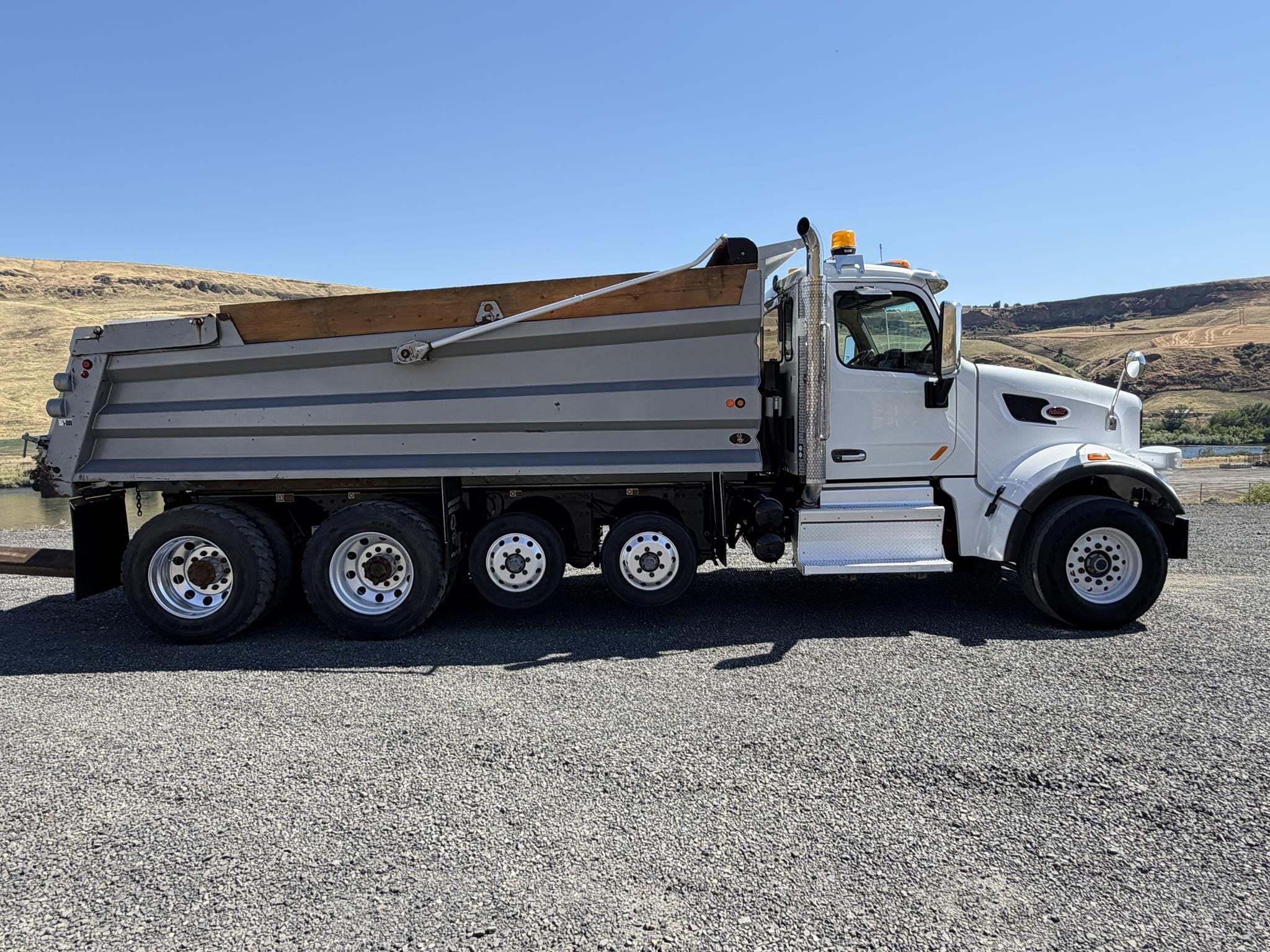 2020 PETERBILT 567 - image 6 of 6