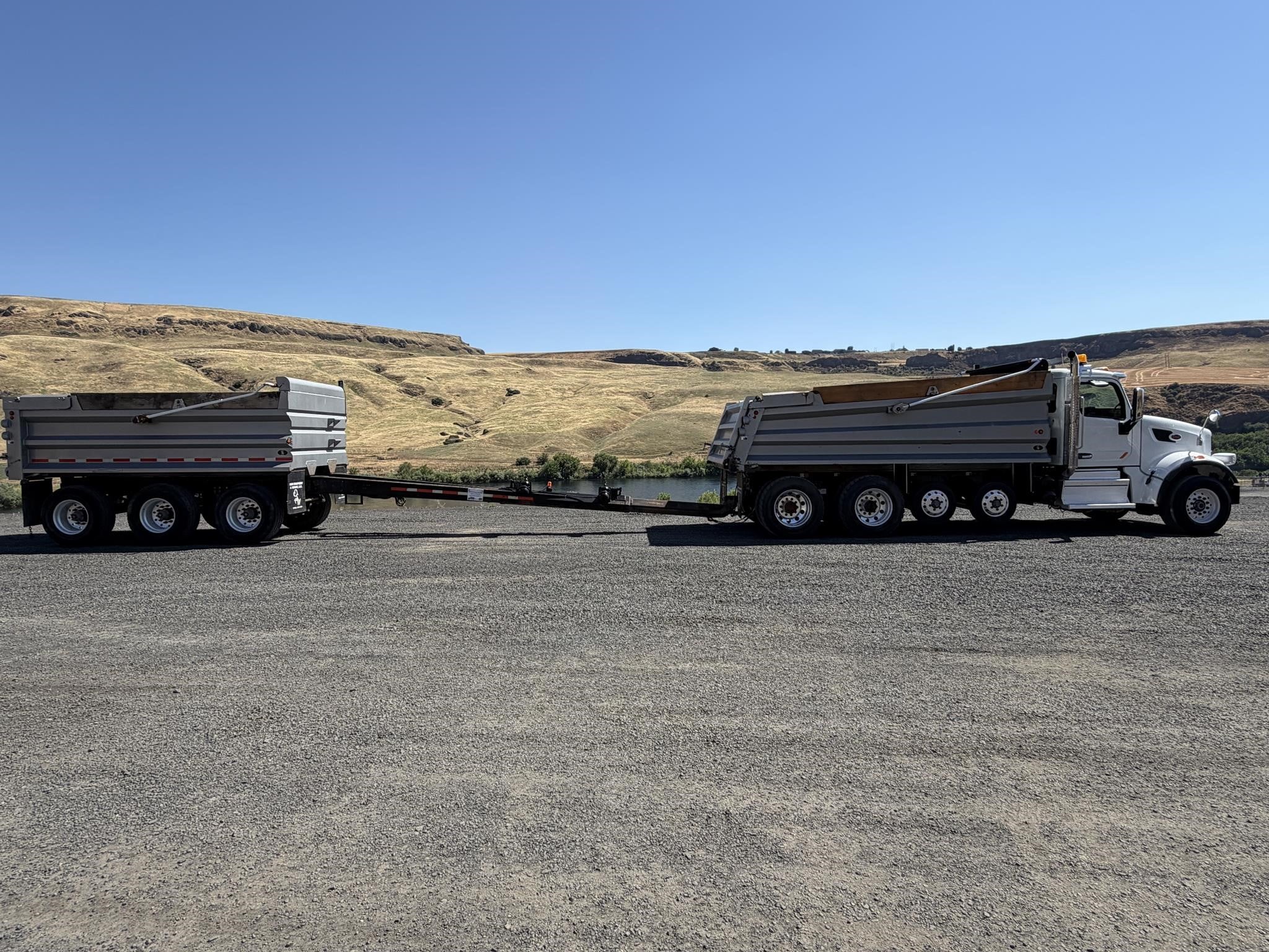 2020 PETERBILT 567 - image 4 of 6
