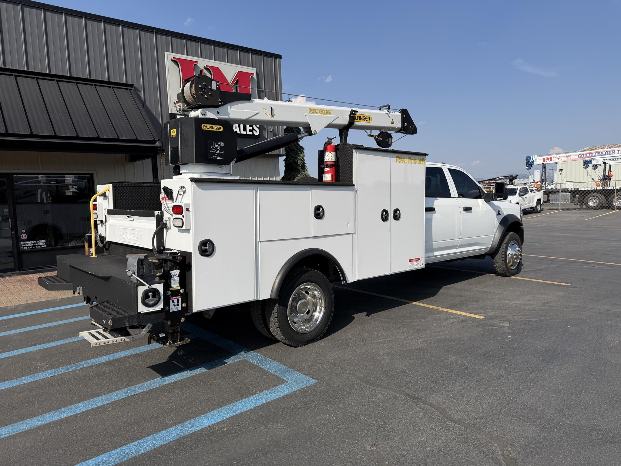 2024 RAM 5500 HD 2024 RAM 5500 HD - image 3 of 6