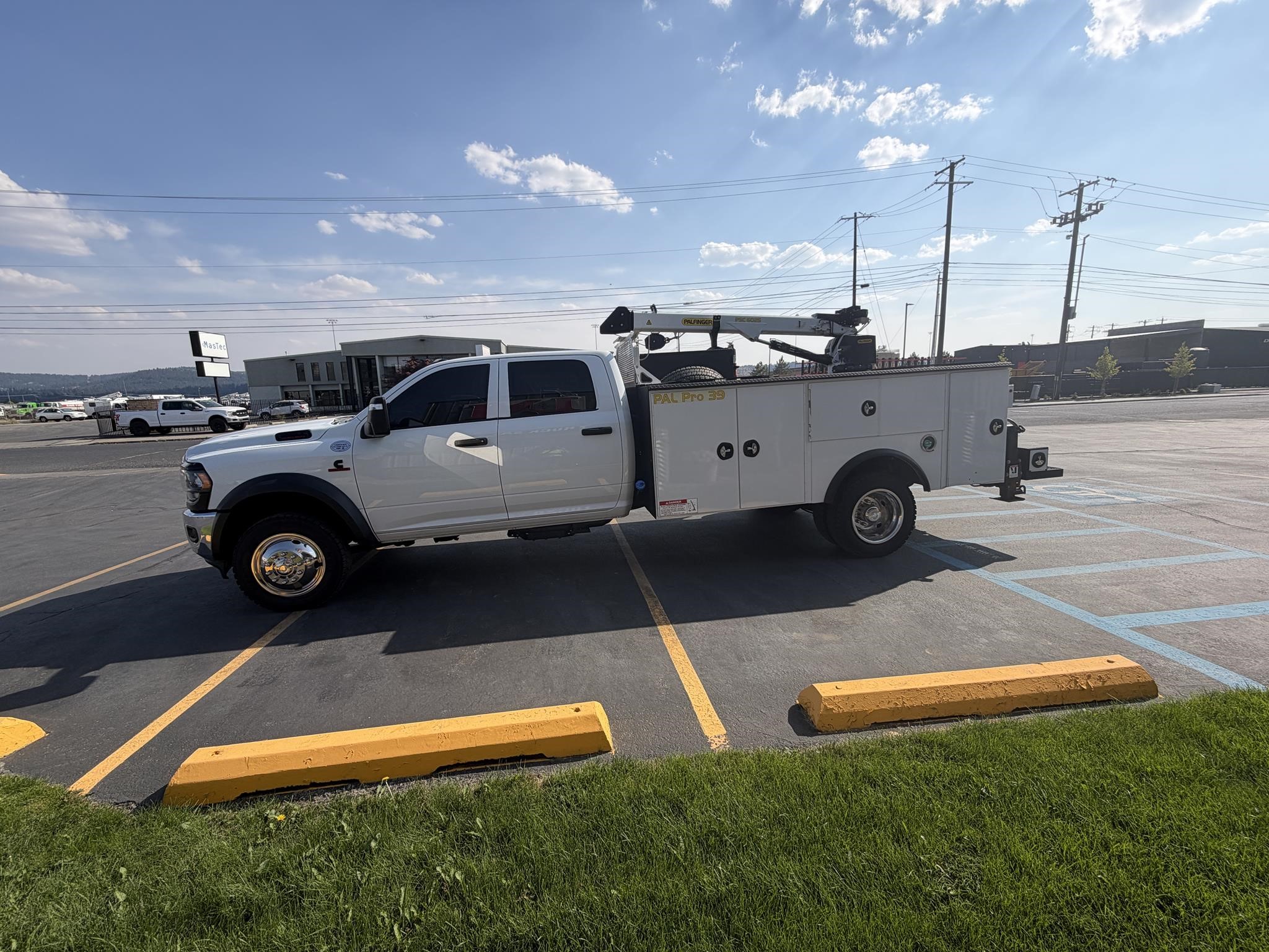 2024 RAM 5500 HD 2024 RAM 5500 HD - image 6 of 6