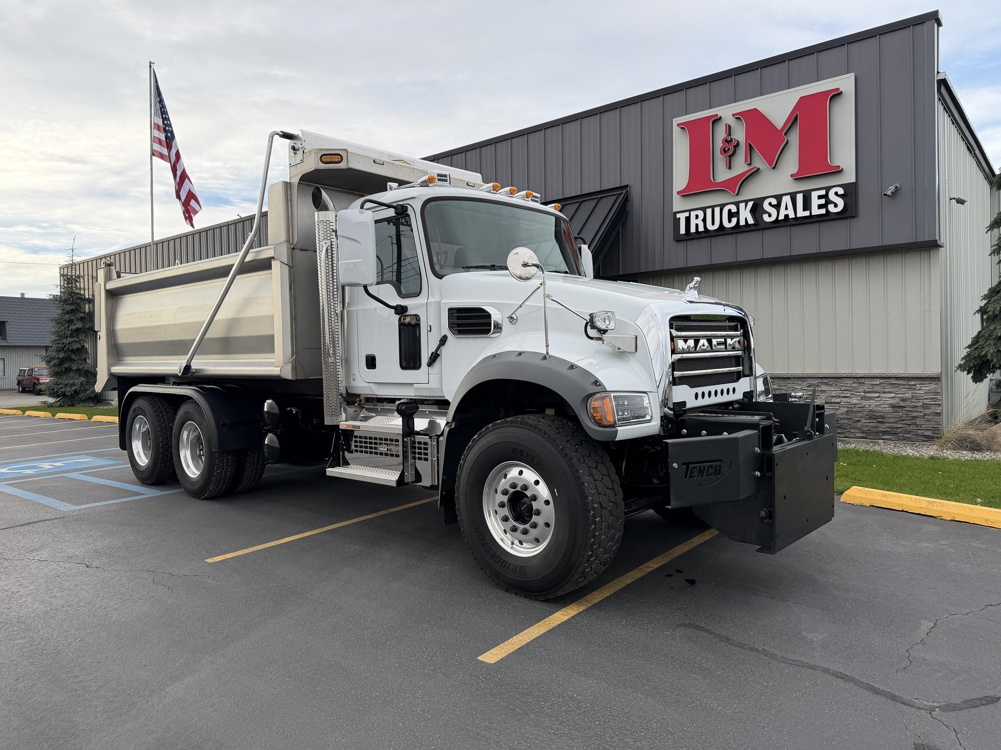2025 MACK GRANITE 64FR - image 1 of 6