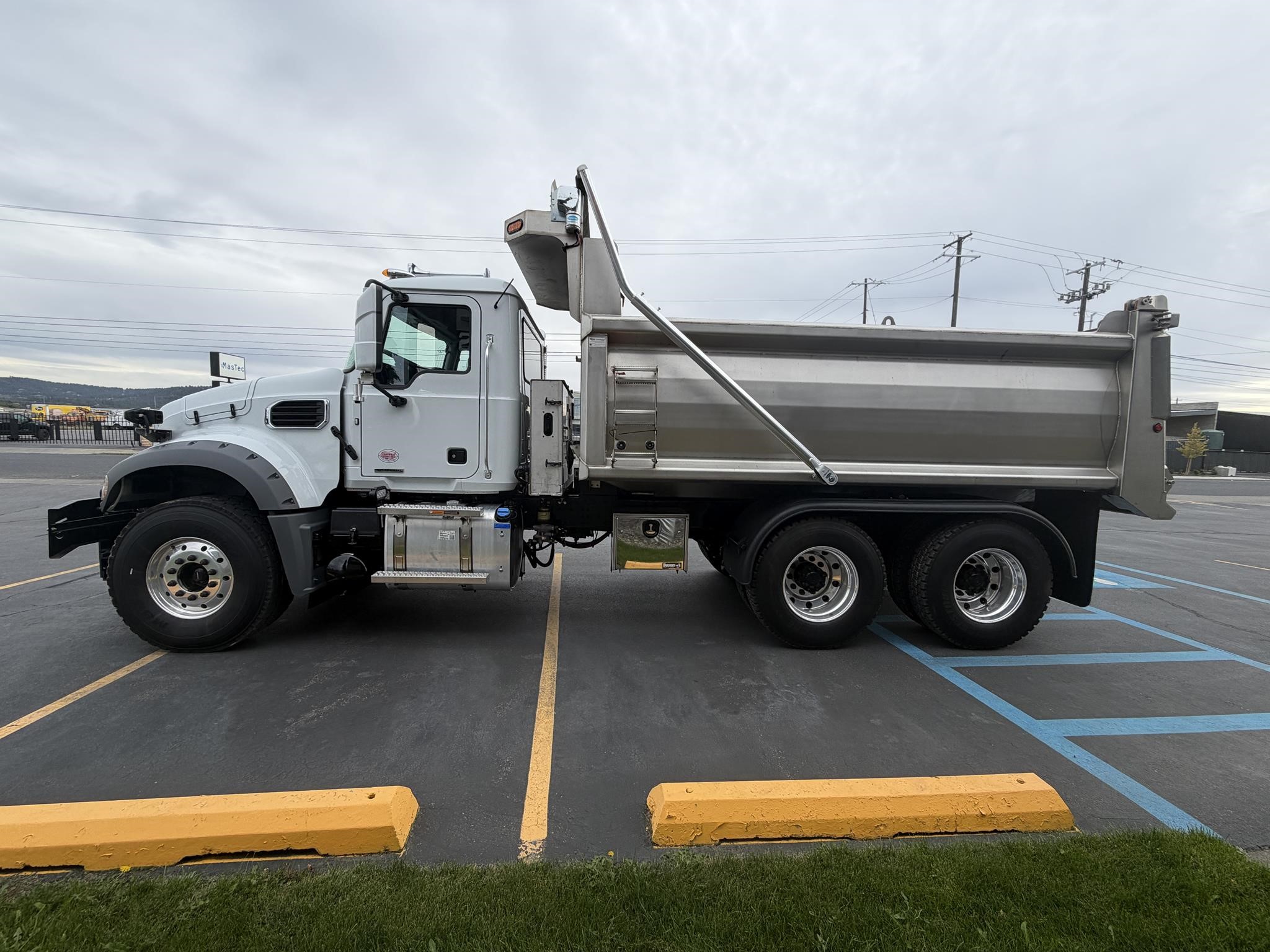 2025 MACK GRANITE 64FR - image 6 of 6