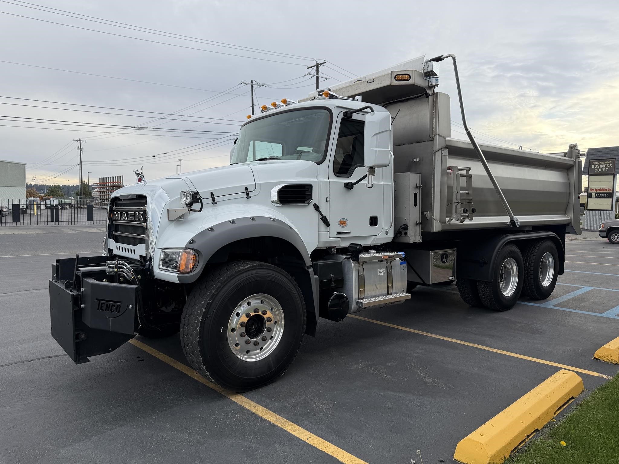 2025 MACK GRANITE 64FR 11046586585 2025 MACK GRANITE 64FR 11046586585