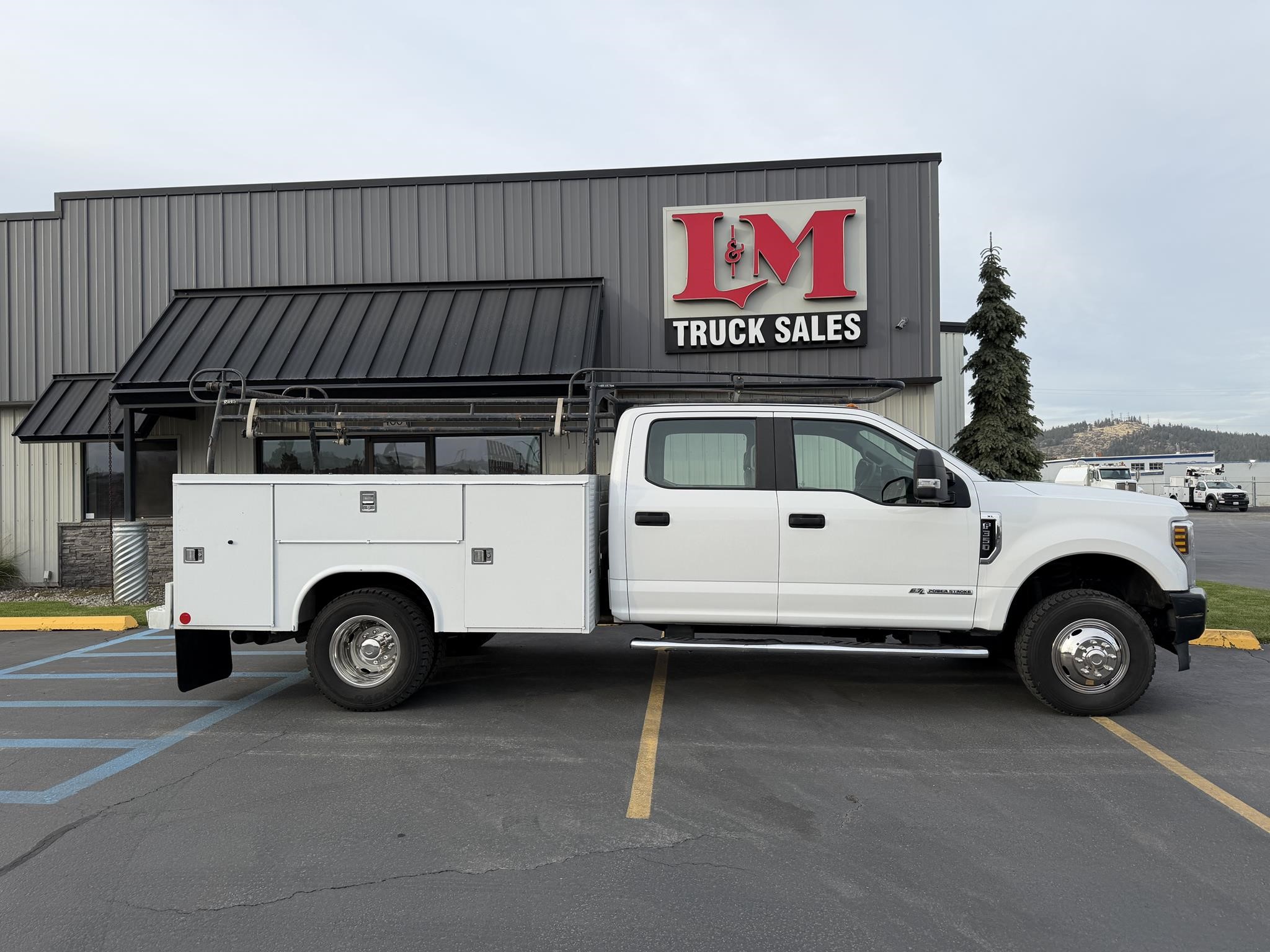 2019 FORD F350 2019 FORD F350 - image 2 of 6